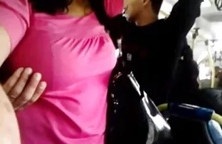 استيقظ سكس اجنبي بنات حلوه الرجل مع لسانها