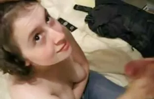 مفلس شقراء يئن على احله سكسي اجنبي السرير 368