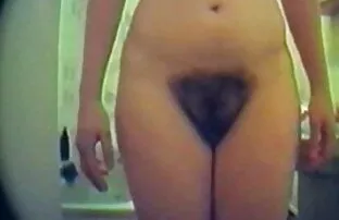 قبلة و خلع اجمل سيكس اجنبي ملابسه